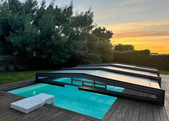 Βίλα Maison Bleue Royan 230 M2 With Pool 200 Meters From