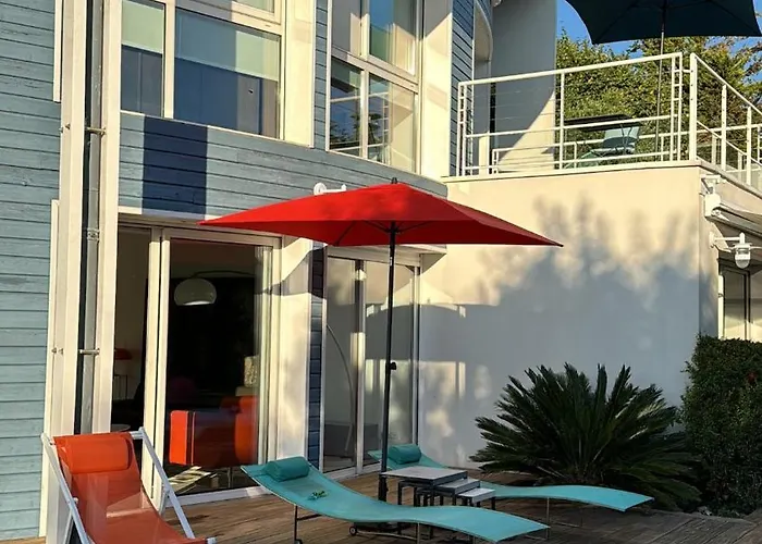 Maison Bleue Royan 230 M2 With Pool 200 Meters From