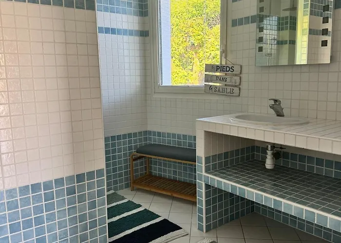 Villa Maison Bleue Royan 230 M2 With Pool 200 Meters From Saint-Georges-de-Didonne